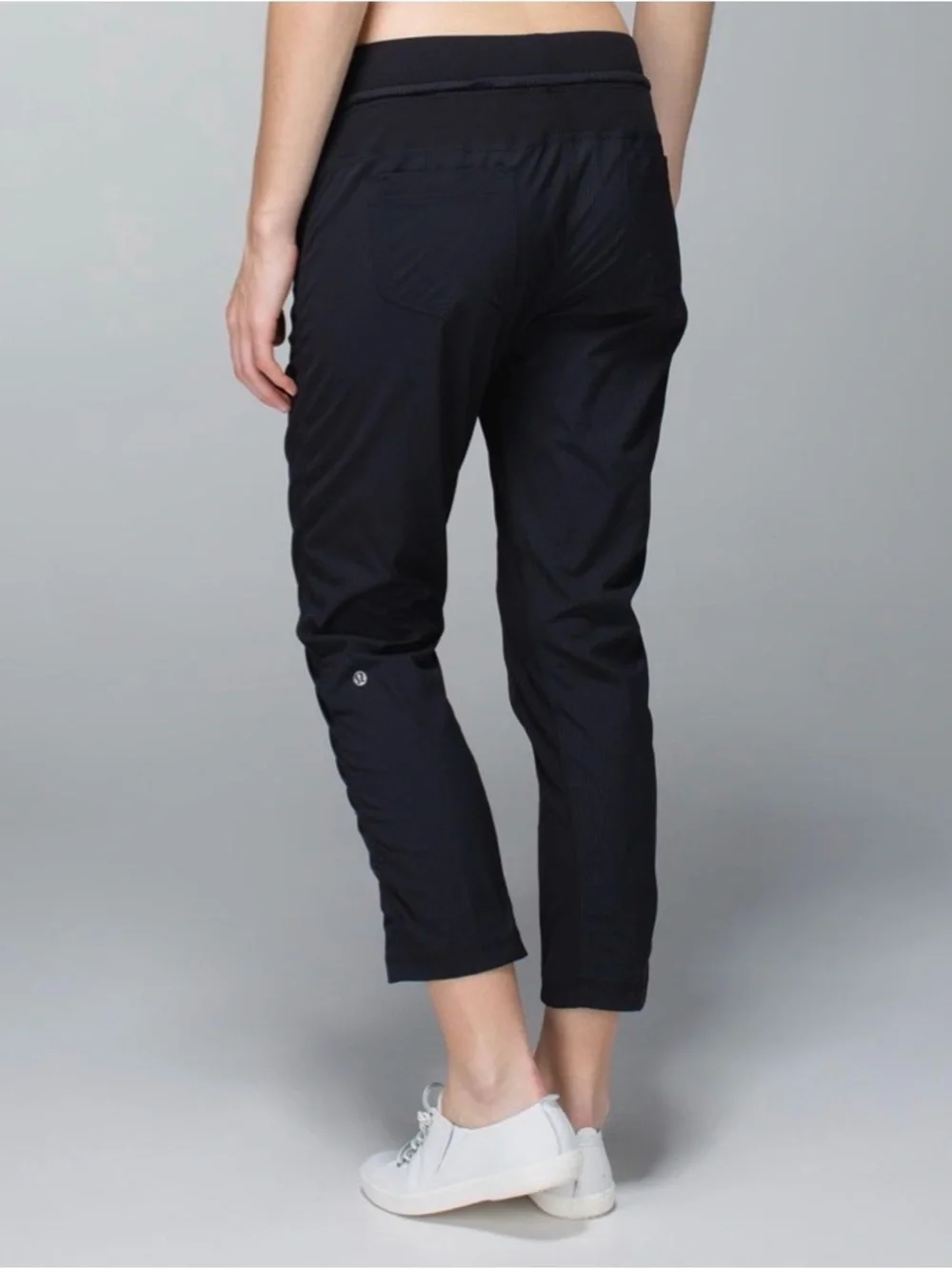lululemon athletica cropped black